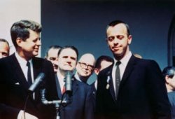 Alan Shepard with Kennedy. Image credit Guidy News