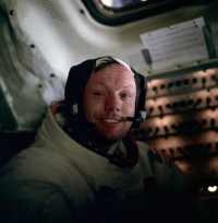 Neil_Armstrong_tranquilit